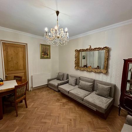 Cozy And Center Apartment Tbilisi Exterior photo